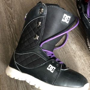 DC 2017 KARMA BOOTS SIZE 8